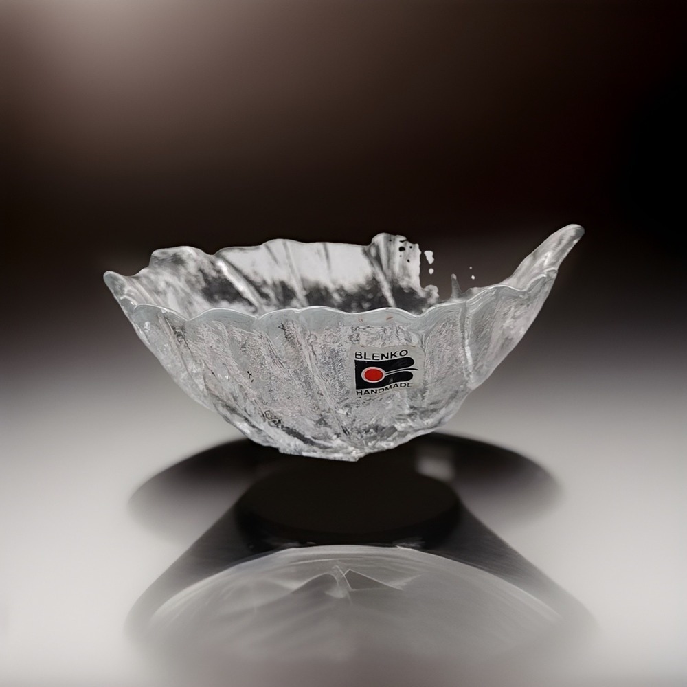 NEWBlenko‎ Glass 6 1/2" CABBAGE LEAF BOWL  Clear Texture Minimalist Contemporary